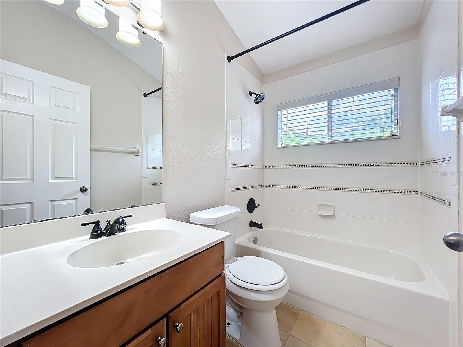 Image 49 of 87 For 805 Valleyway Dr