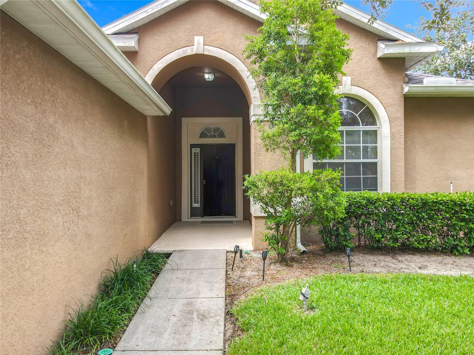 Image 5 of 87 For 805 Valleyway Dr