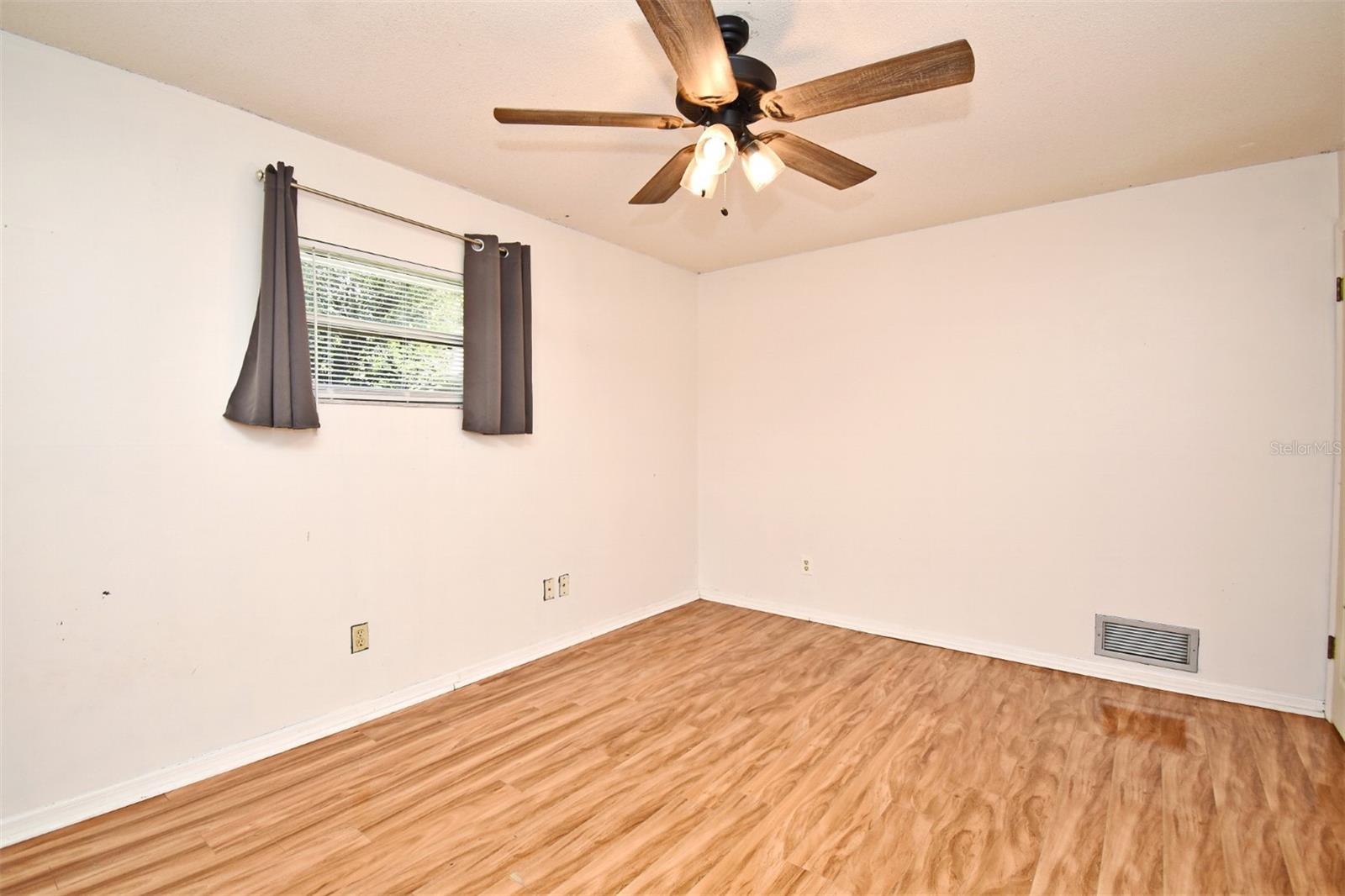 Image 33 of 51 For 5133 Brenda Drive