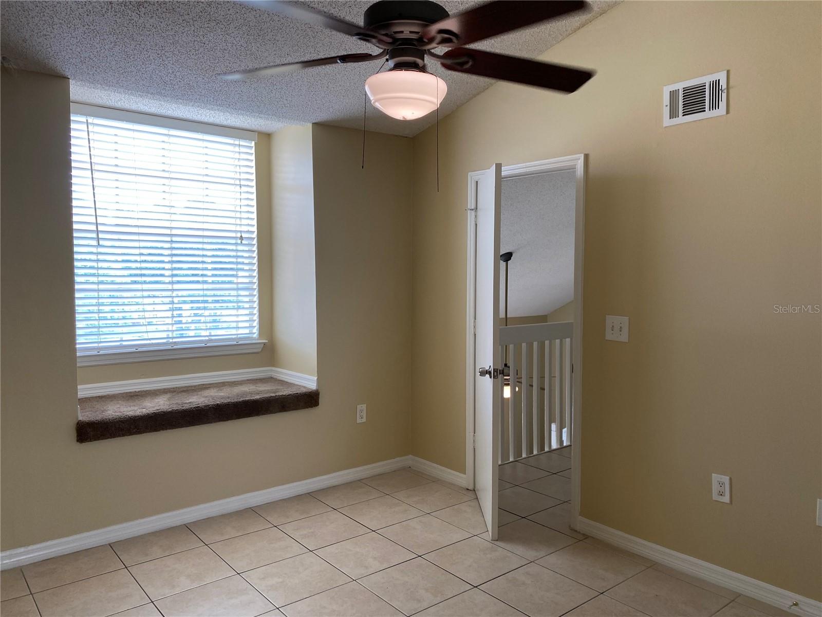 Image 10 of 13 For 405 Fountainhead Circle 243