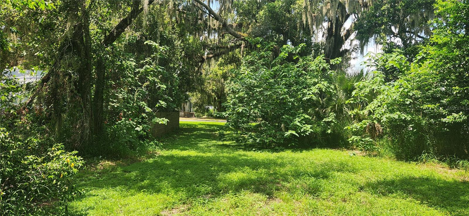 Image 8 of 13 For 715 Pine Avenue