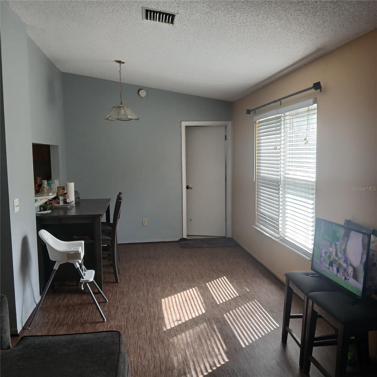Image 5 of 5 For 205 Northlake Drive 205