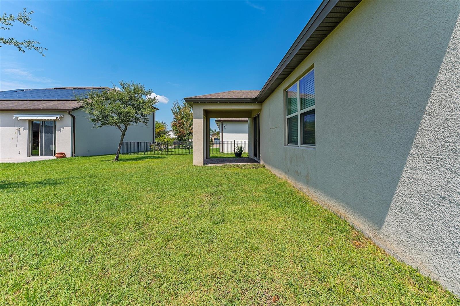 Image 24 of 27 For 2772 Mead Avenue