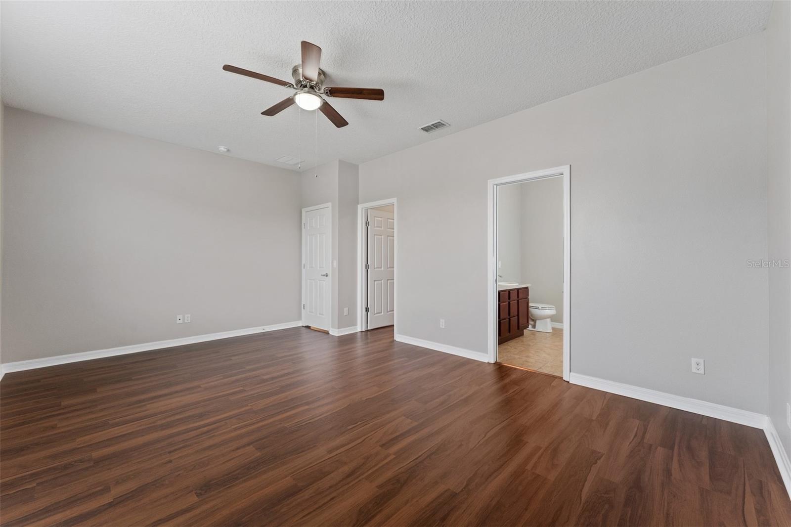 Image 8 of 27 For 2772 Mead Avenue