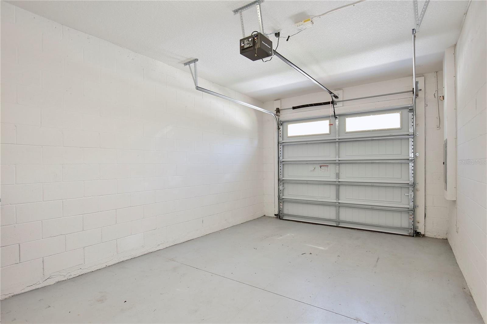 Image 18 of 20 For 14076 Helsby Street