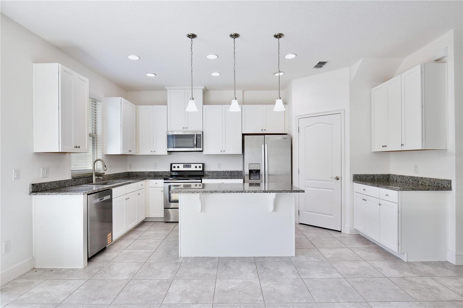 Image 6 of 20 For 14076 Helsby Street