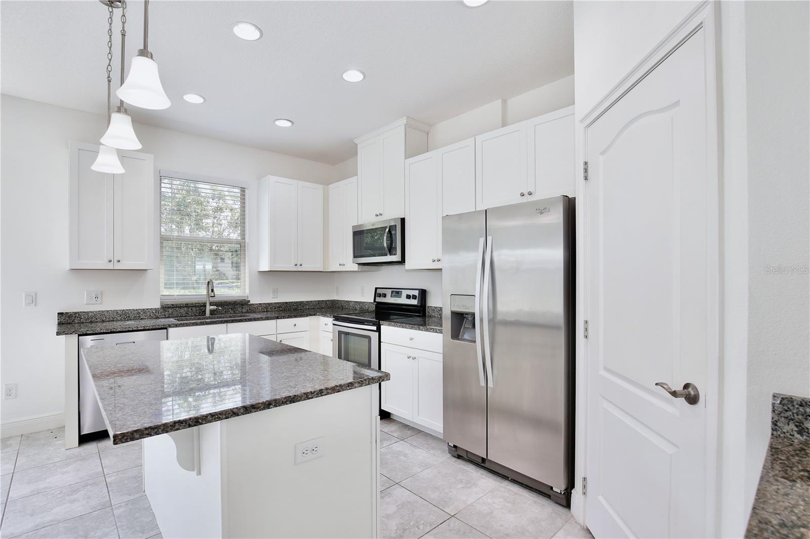 Image 7 of 20 For 14076 Helsby Street
