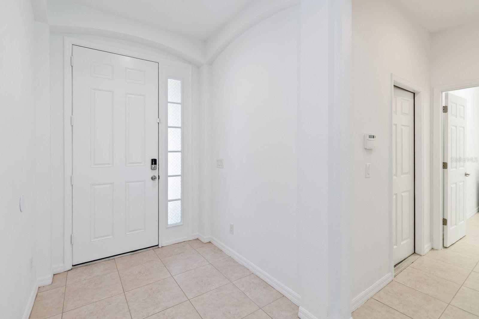 Image 3 of 30 For 890 Marisa Ln