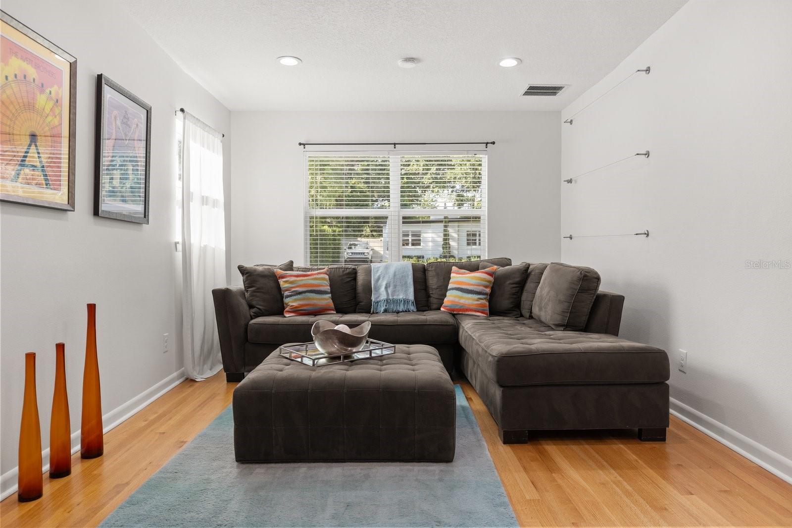 Image 13 of 42 For 810 Buckwood Drive