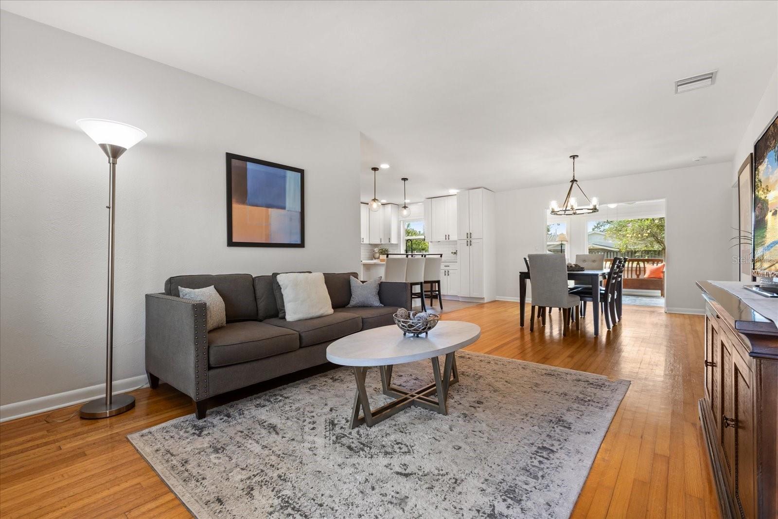 Image 4 of 42 For 810 Buckwood Drive