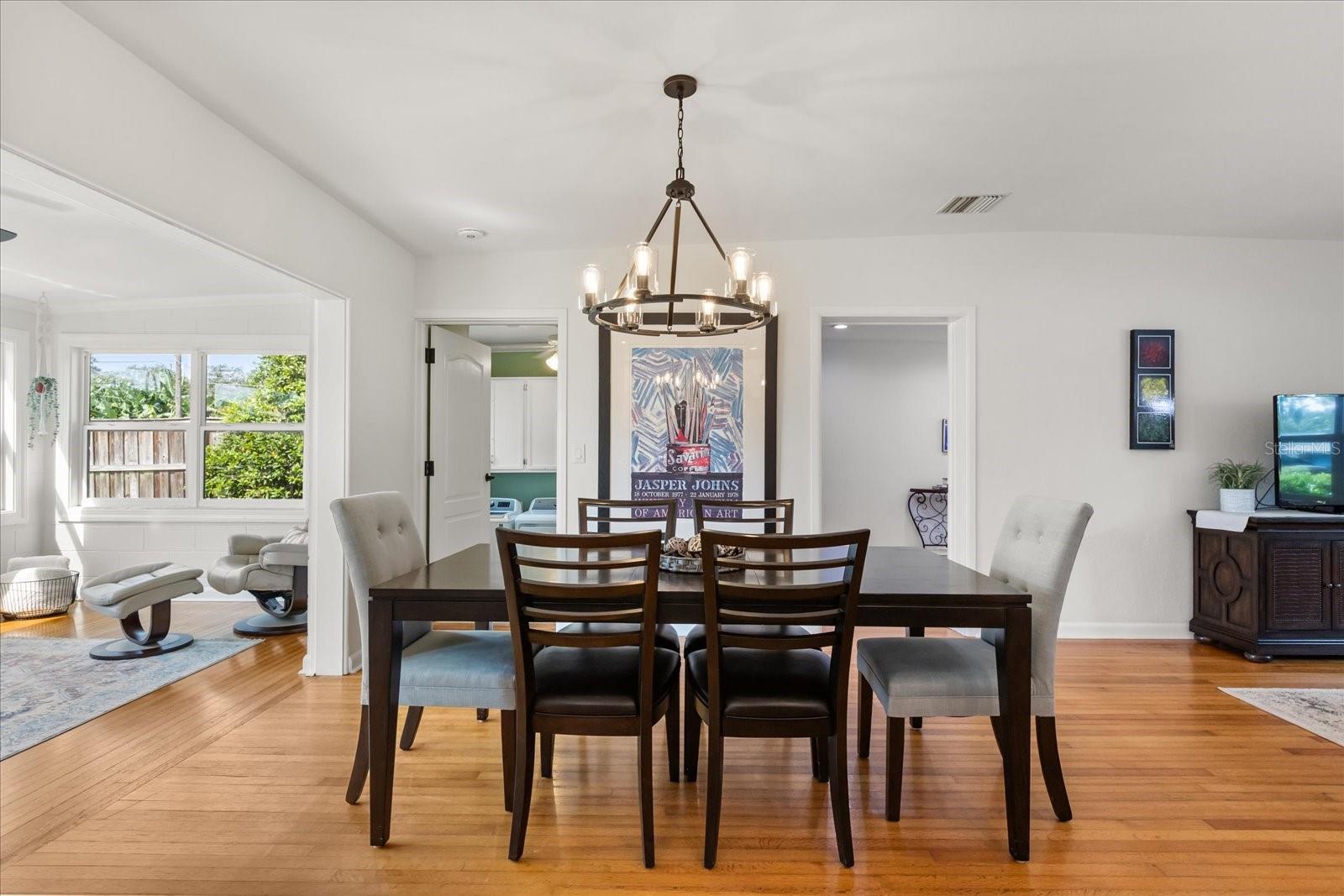 Image 6 of 42 For 810 Buckwood Drive