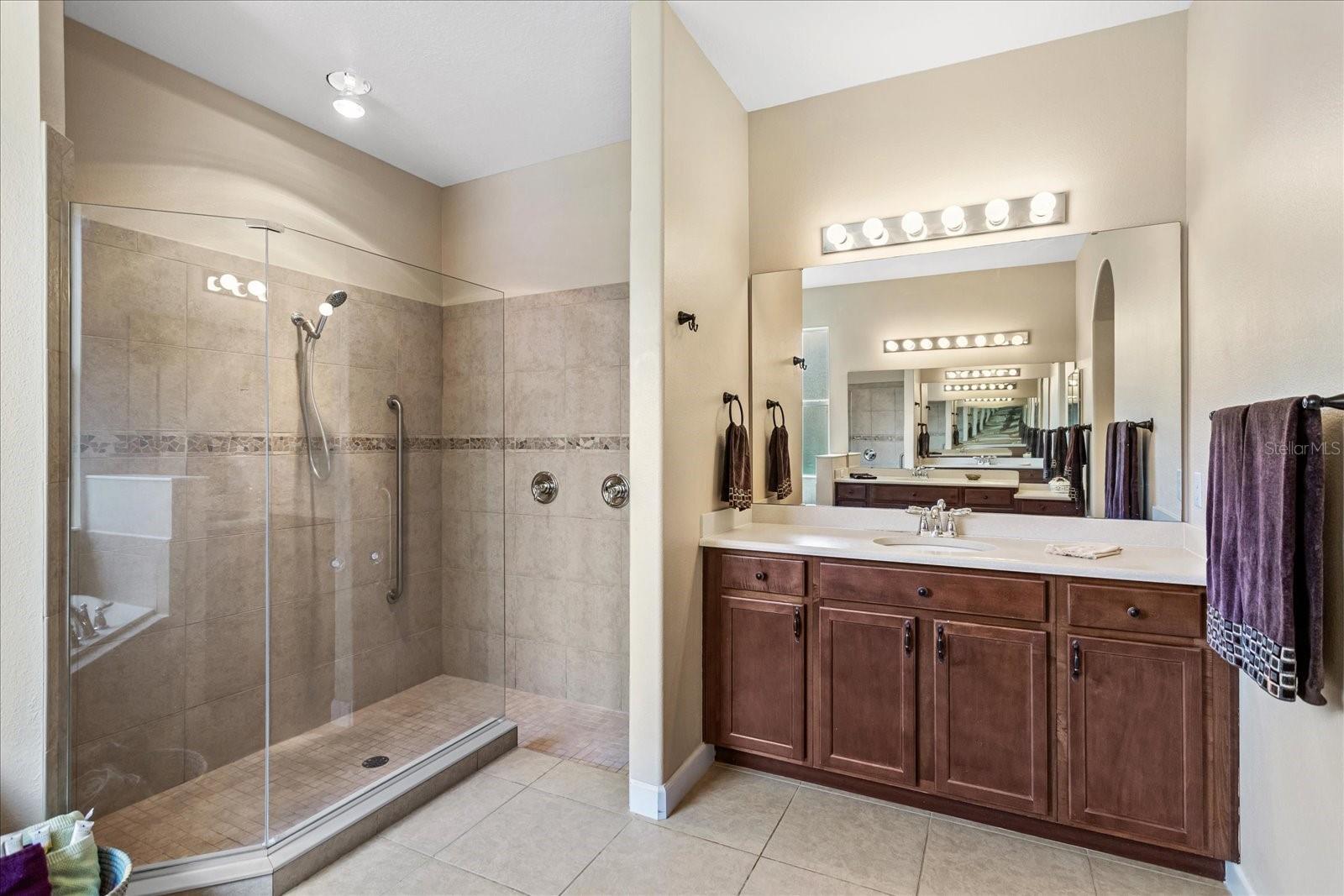 Image 24 of 49 For 4743 Legacy Oaks Drive