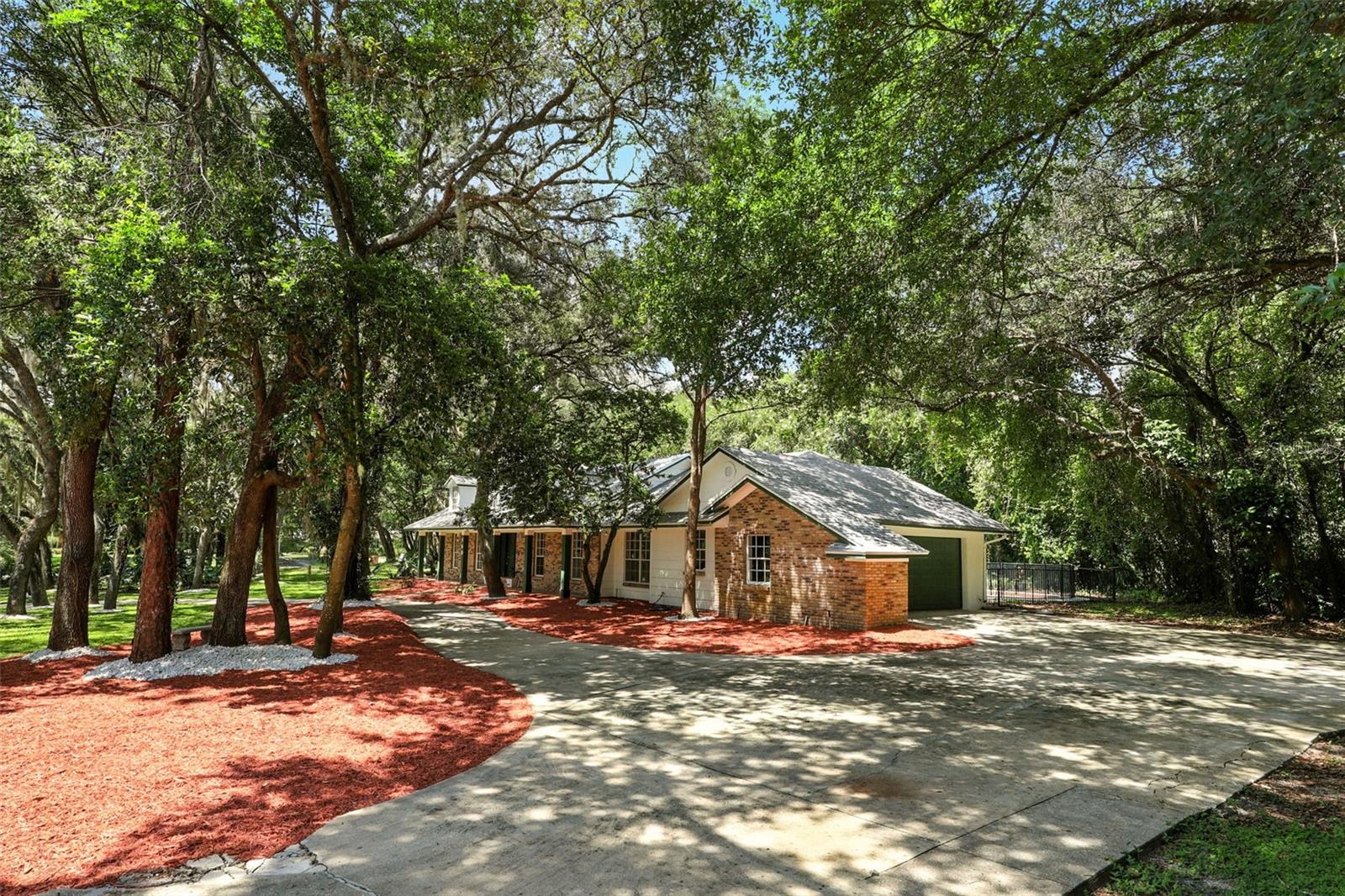 Image 4 of 46 For 140 Sweet Bay Circle