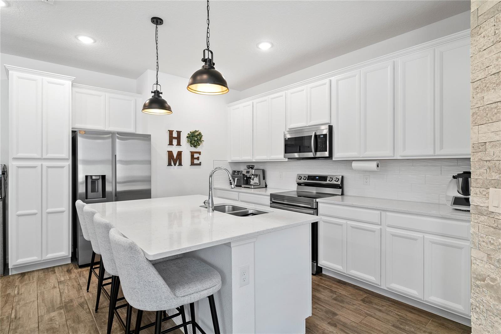 Image 4 of 25 For 7363 Mezzano Lane