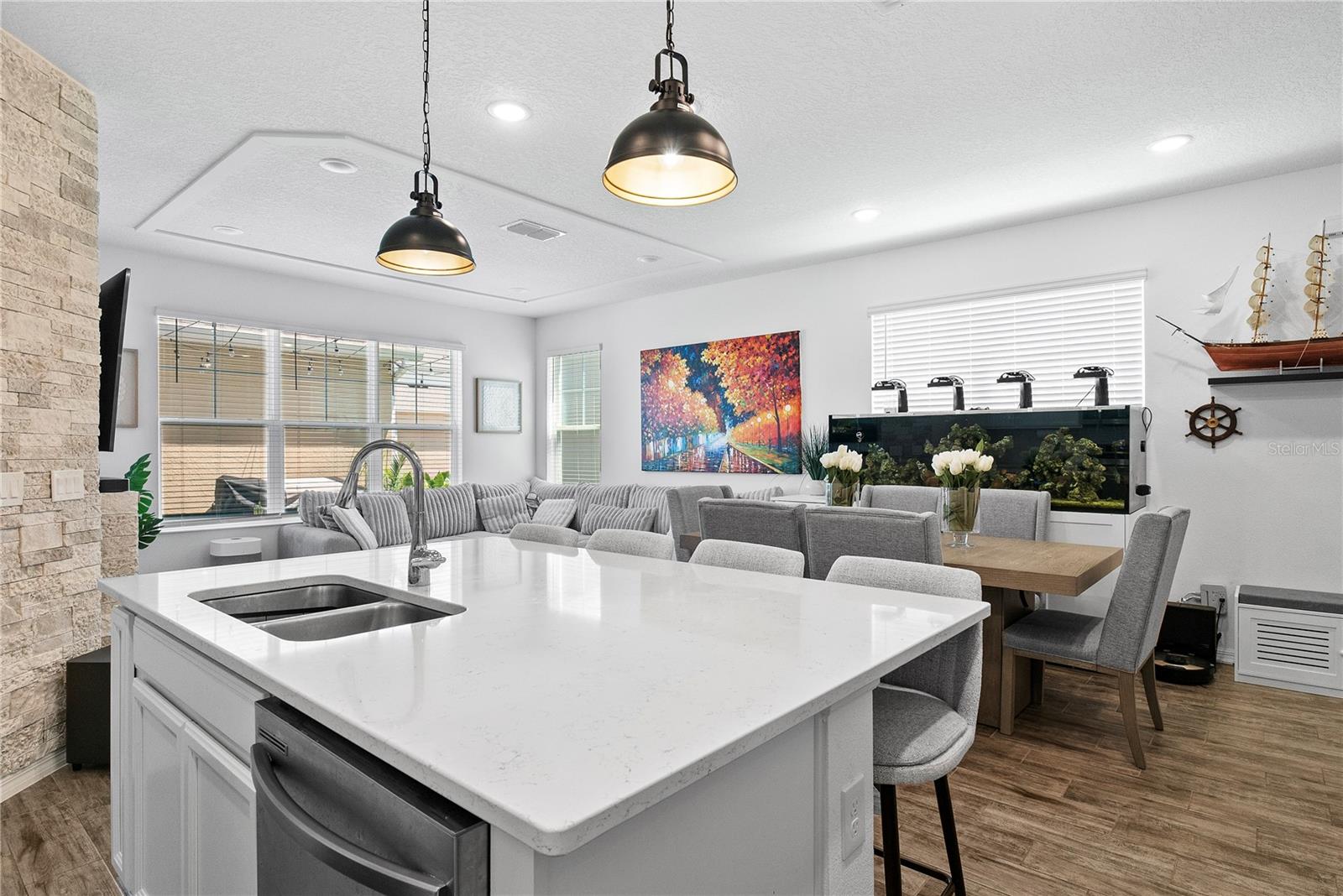Image 5 of 25 For 7363 Mezzano Lane
