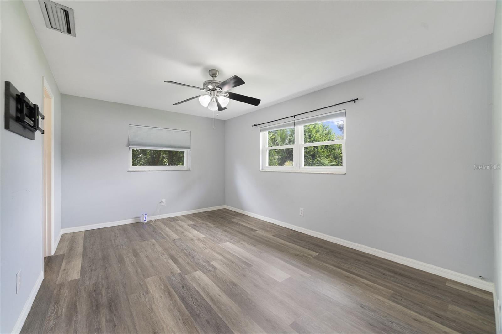 Image 19 of 22 For 4989 Wind Street