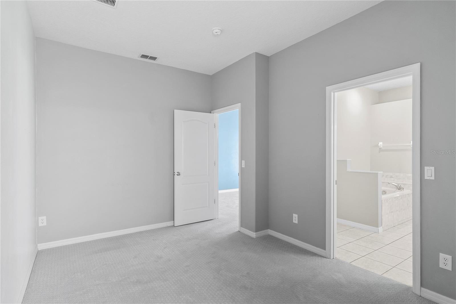 Image 17 of 38 For 14708 Masthead Landing Circle