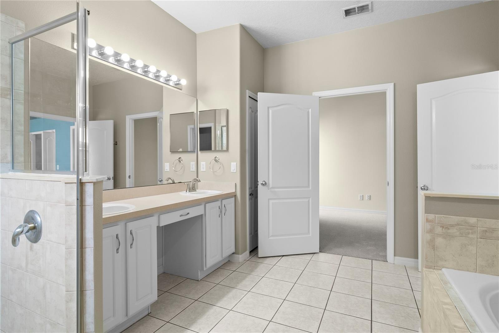 Image 18 of 38 For 14708 Masthead Landing Circle