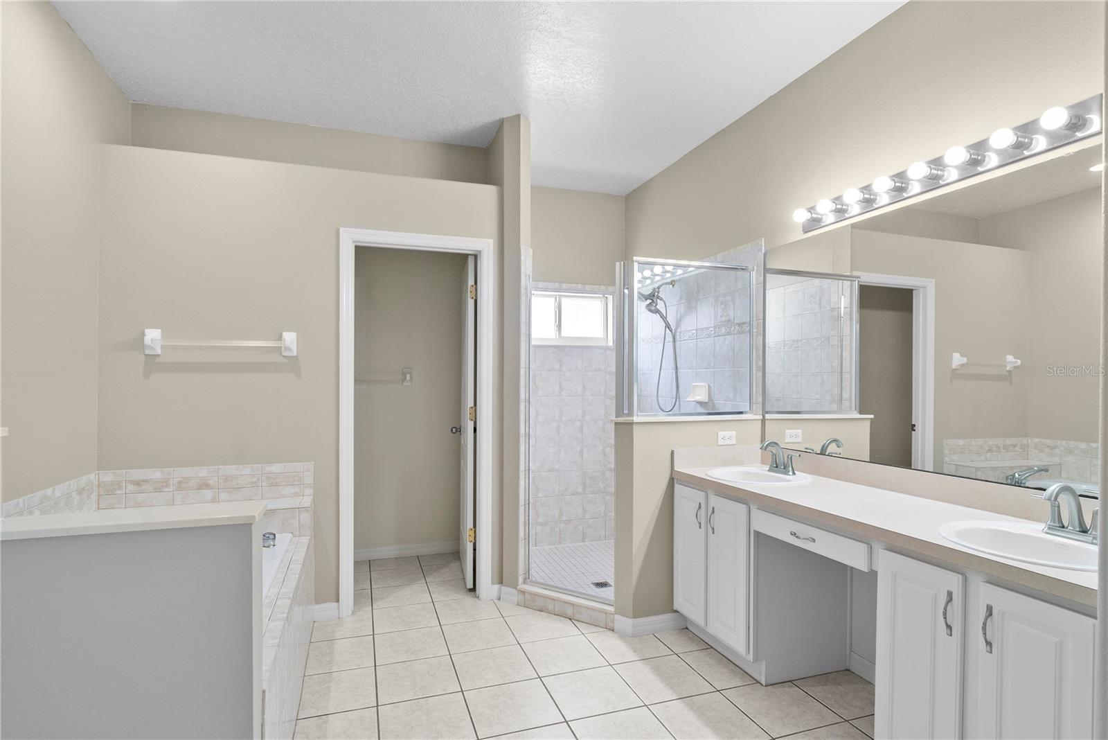 Image 19 of 38 For 14708 Masthead Landing Circle