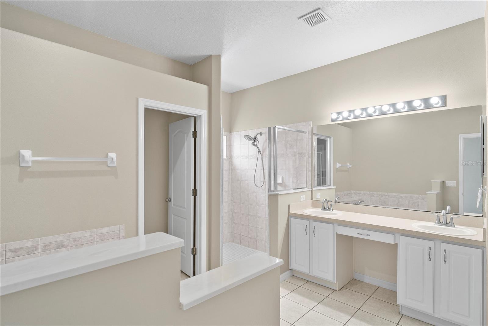 Image 20 of 38 For 14708 Masthead Landing Circle