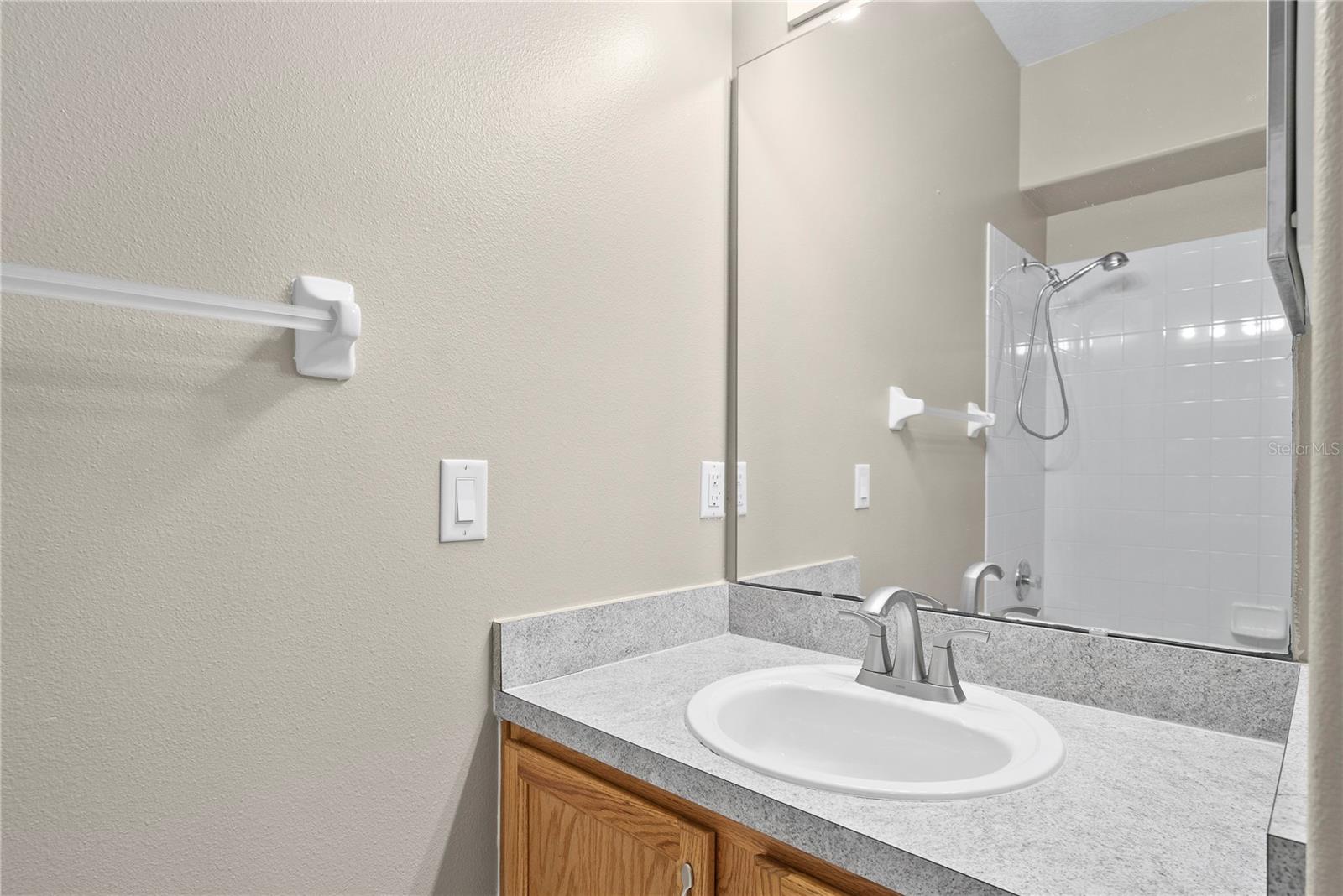 Image 21 of 38 For 14708 Masthead Landing Circle