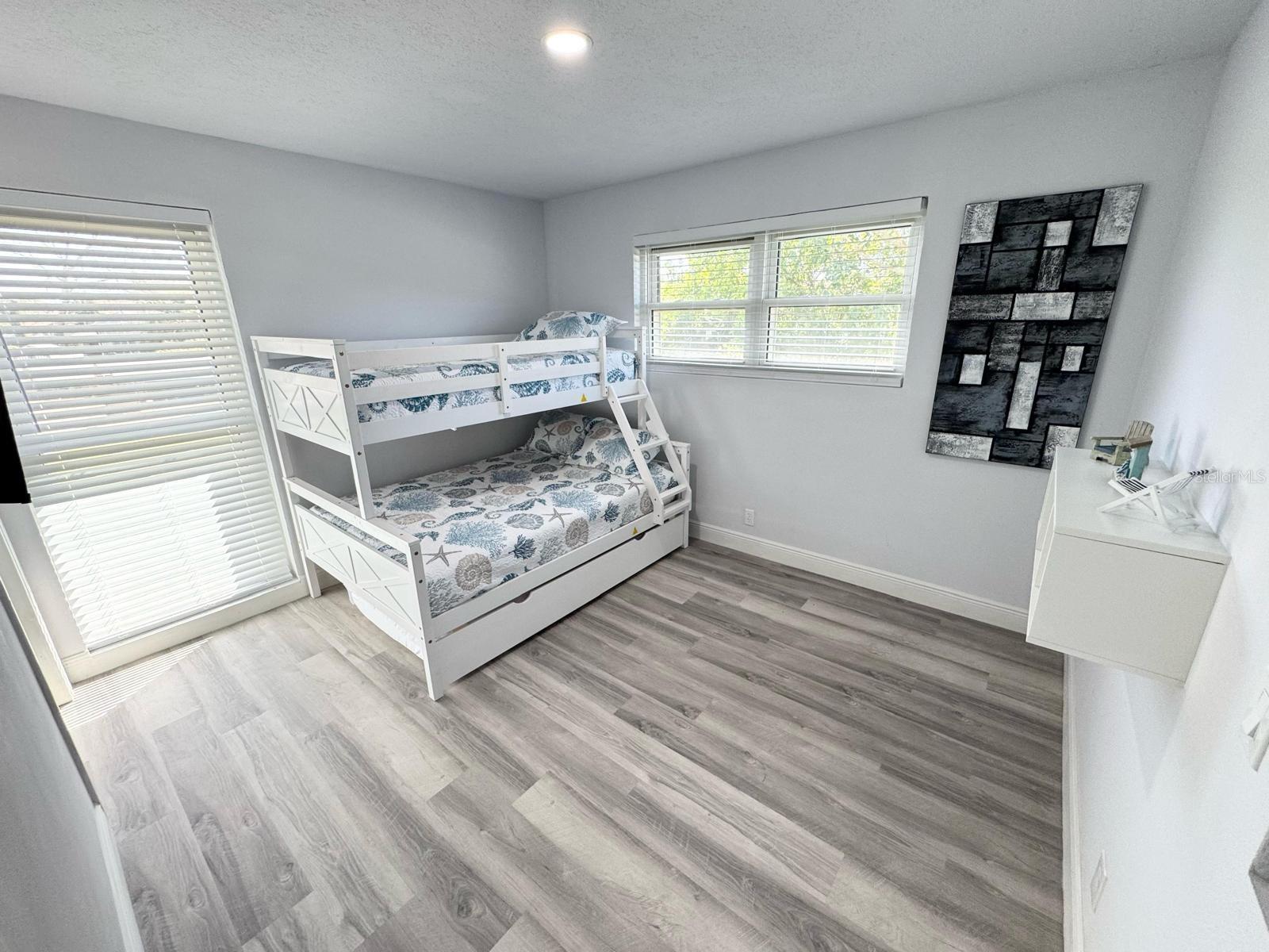 Image 33 of 51 For 2326 Peninsula Drive