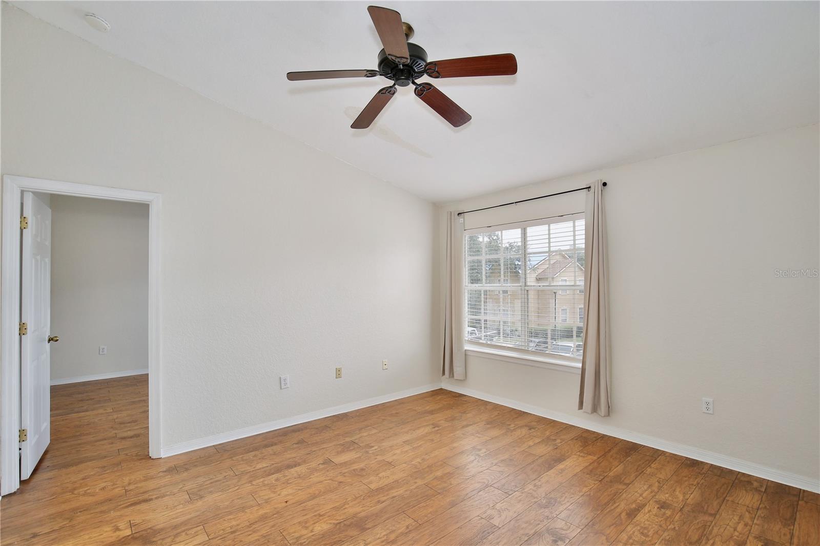 Image 3 of 19 For 825 Grand Regency Point 200