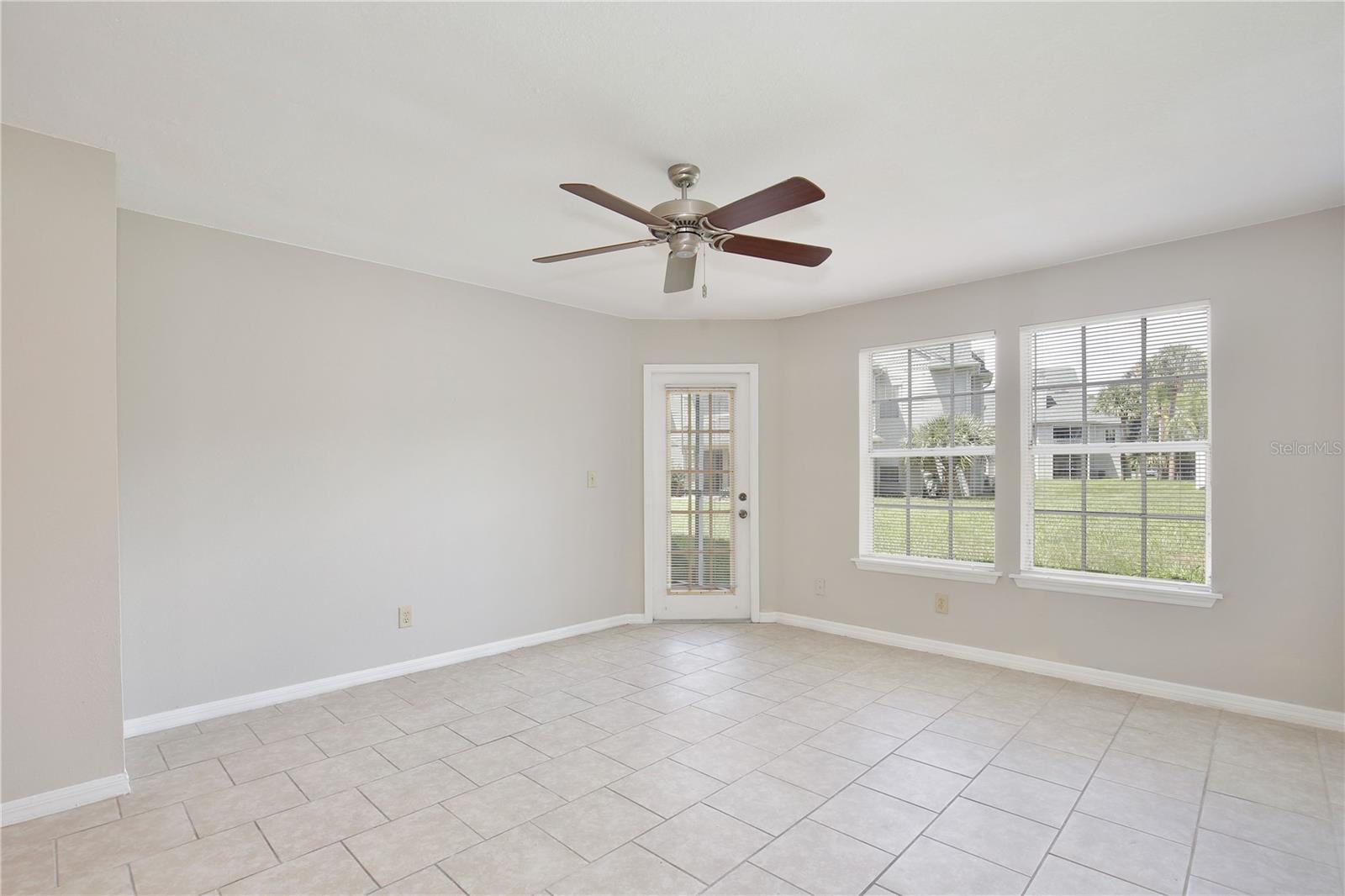 Image 3 of 20 For 6130 Westgate Drive 103