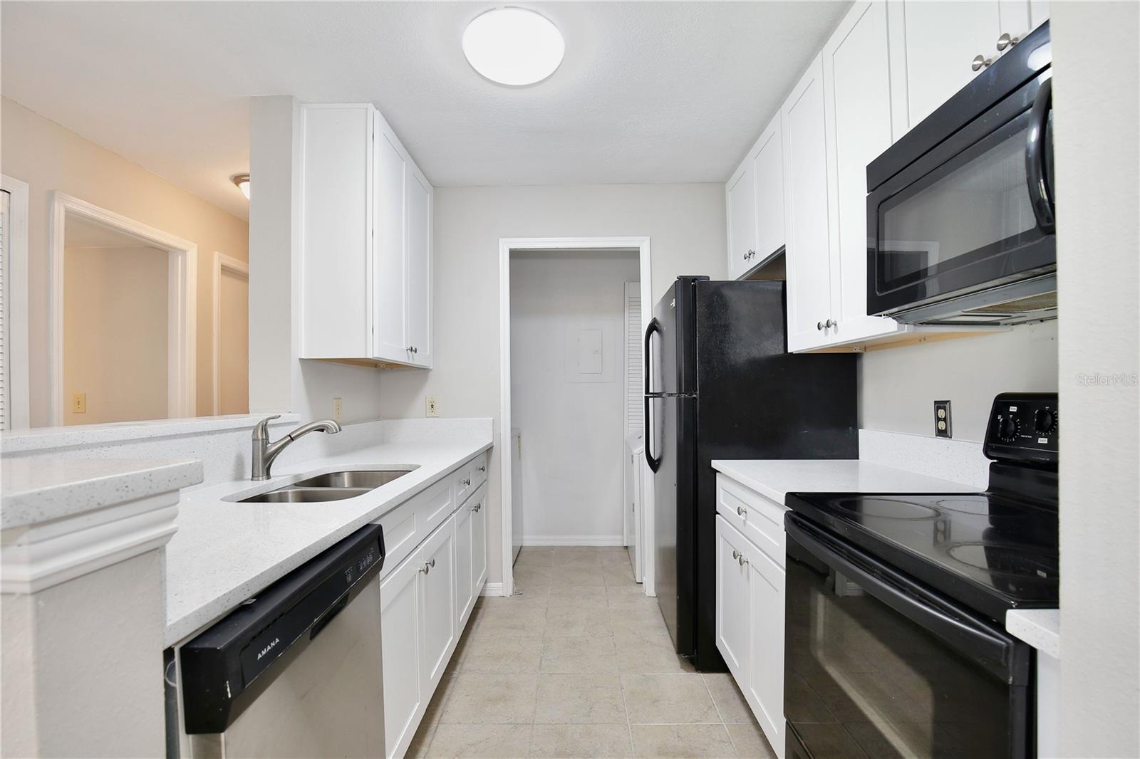 Image 6 of 20 For 6130 Westgate Drive 103
