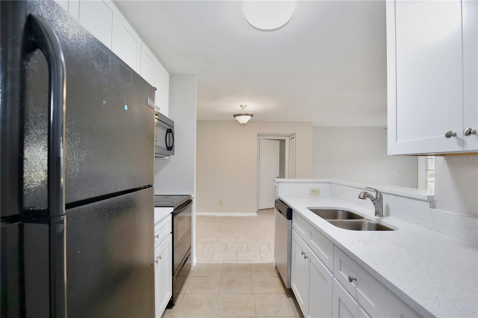 Image 8 of 20 For 6130 Westgate Drive 103