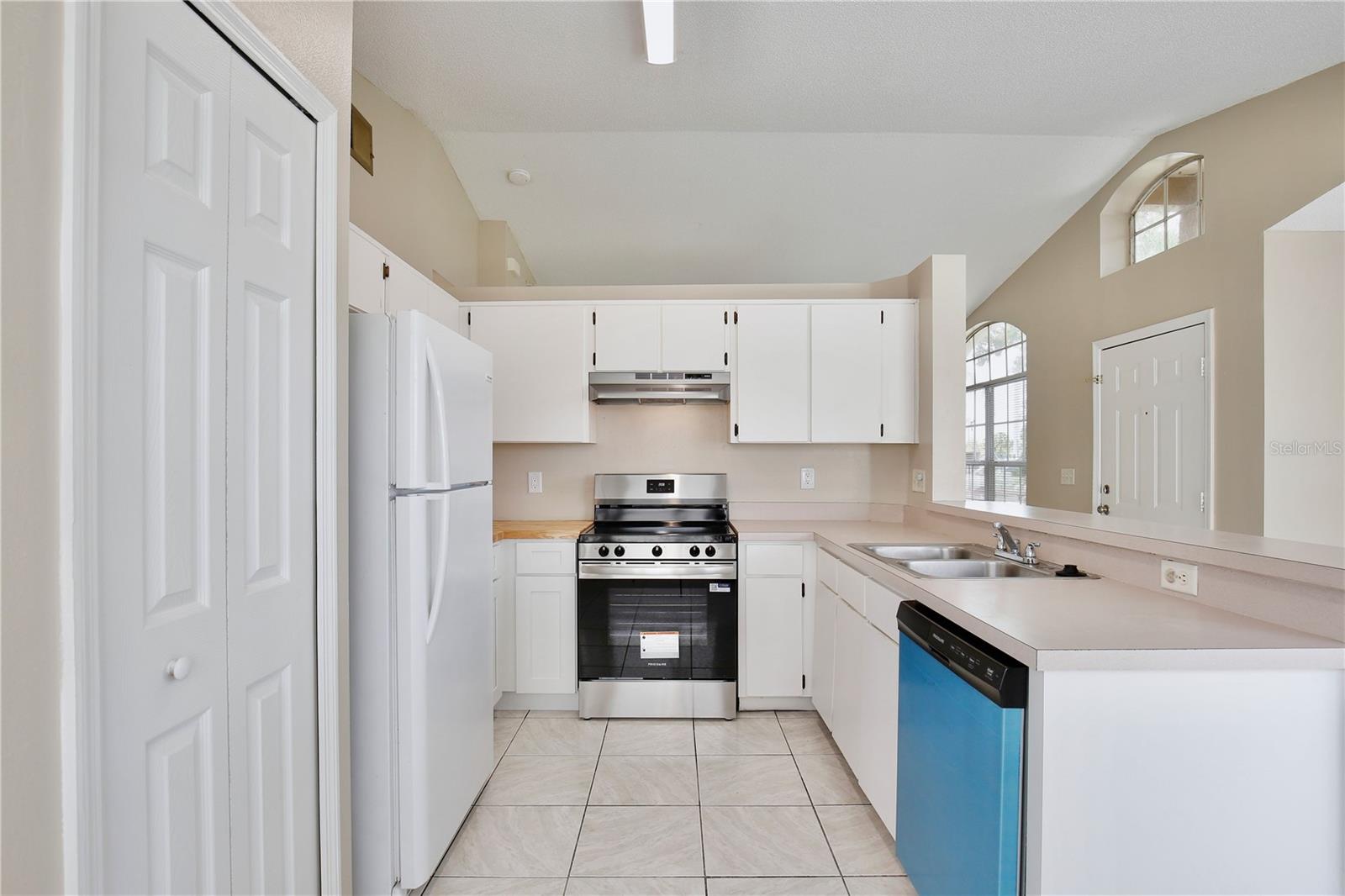 Image 9 of 20 For 2454 Harbor Town Drive