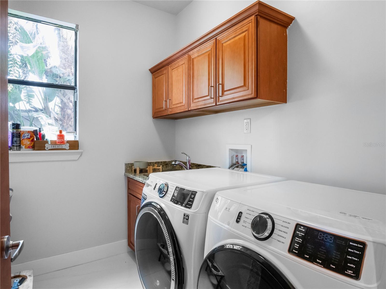Image 22 of 51 For 1453 Lyndale Boulevard