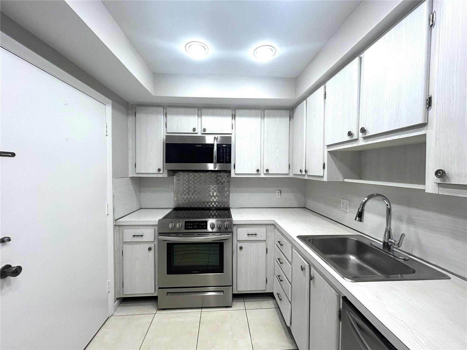 Image 8 of 18 For 4611 Fig Street 1