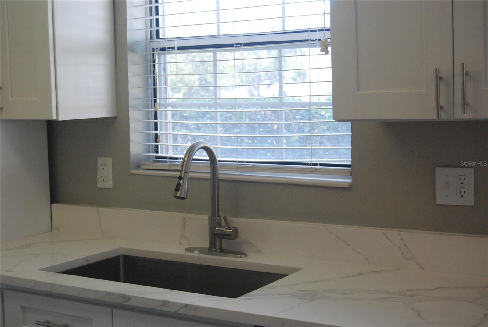 Image 8 of 21 For 2211 Coach House Blvd Boulevard 307