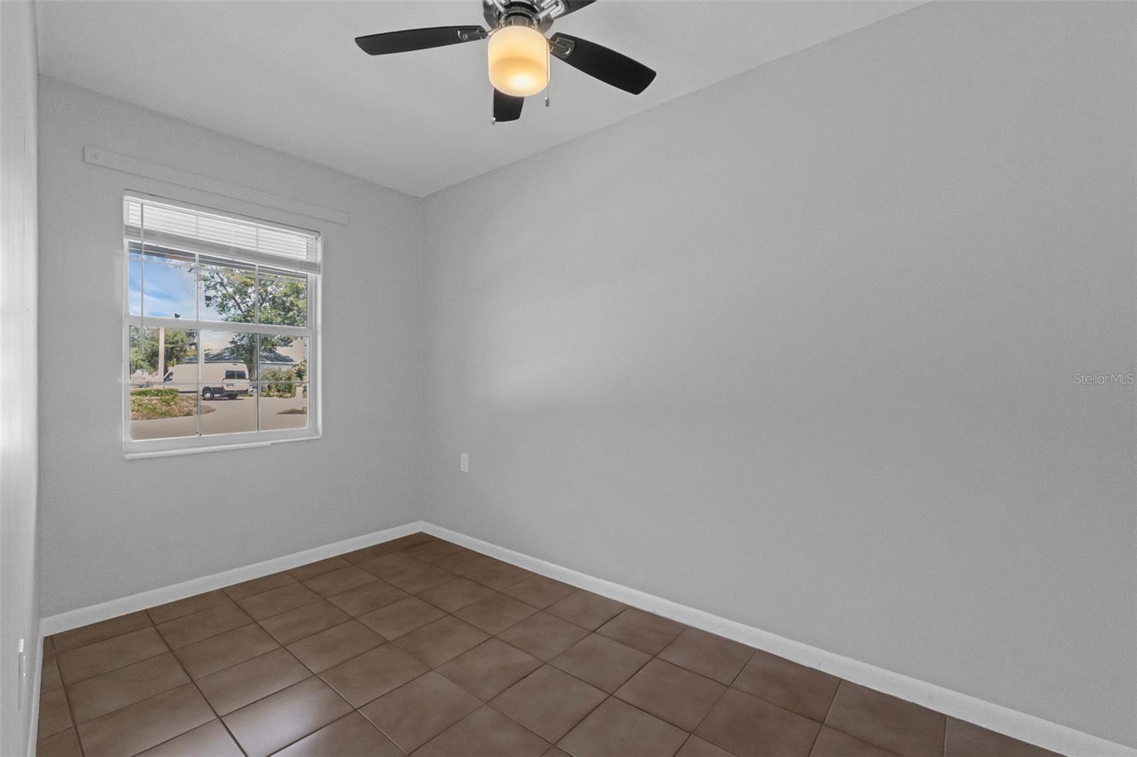 Image 14 of 18 For 907 Center Avenue 3