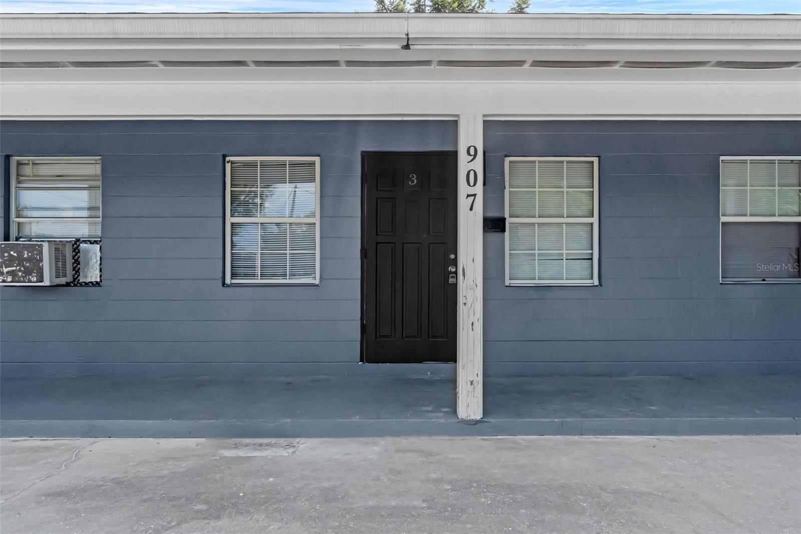 Image 3 of 18 For 907 Center Avenue 3