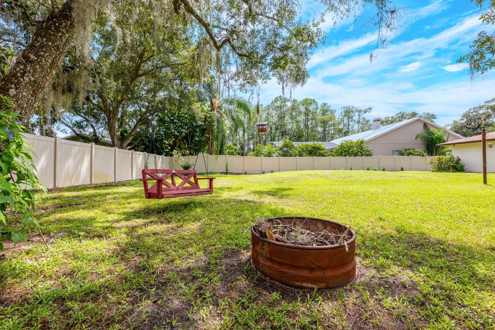 Image 25 of 40 For 13913 Lake Mary Jane Road