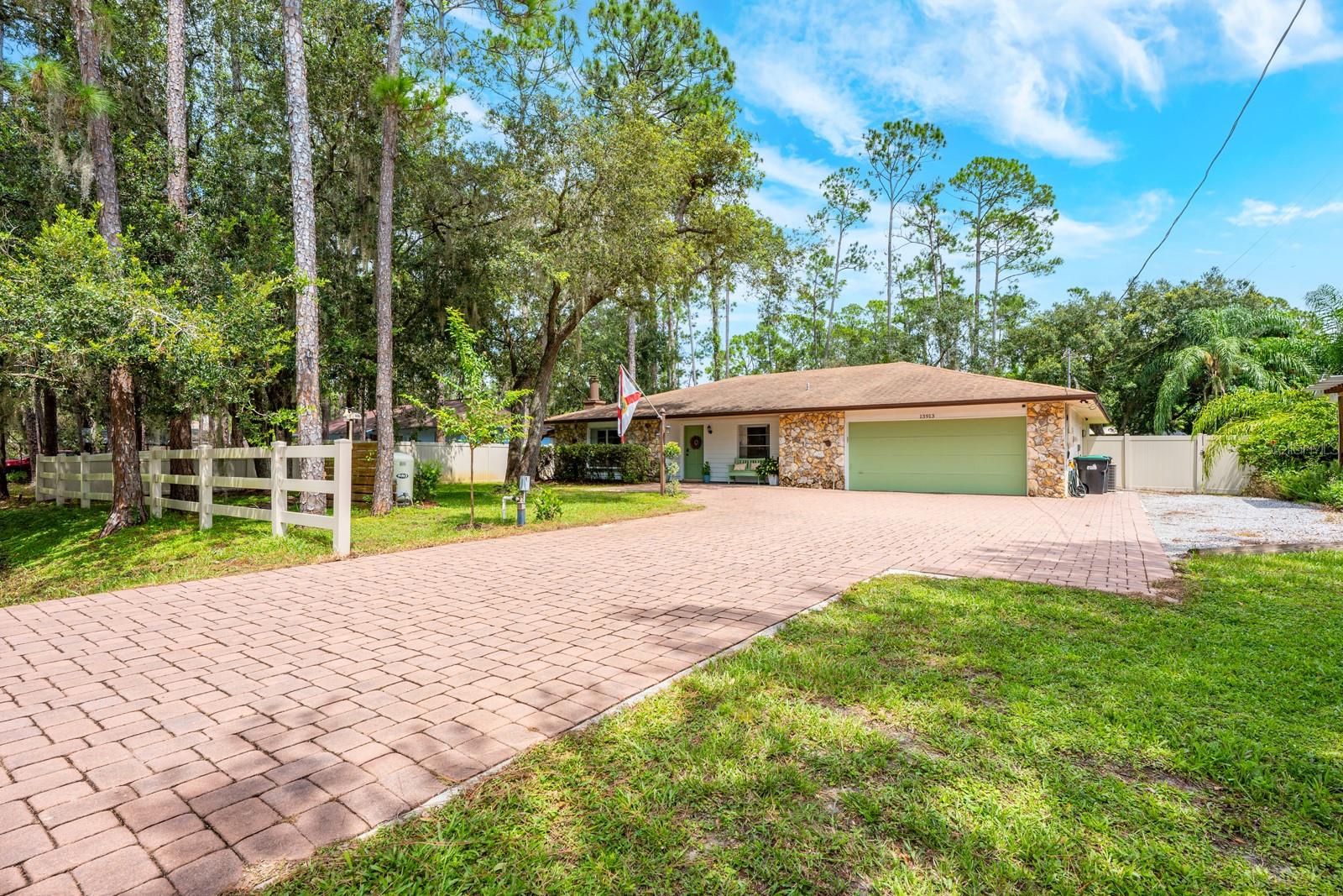 Image 26 of 40 For 13913 Lake Mary Jane Road