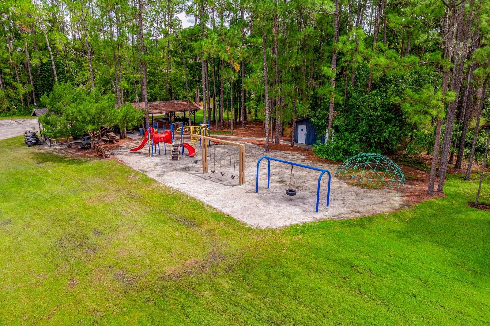 Image 36 of 40 For 13913 Lake Mary Jane Road