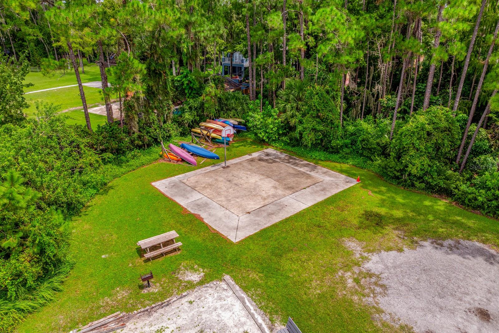 Image 38 of 40 For 13913 Lake Mary Jane Road