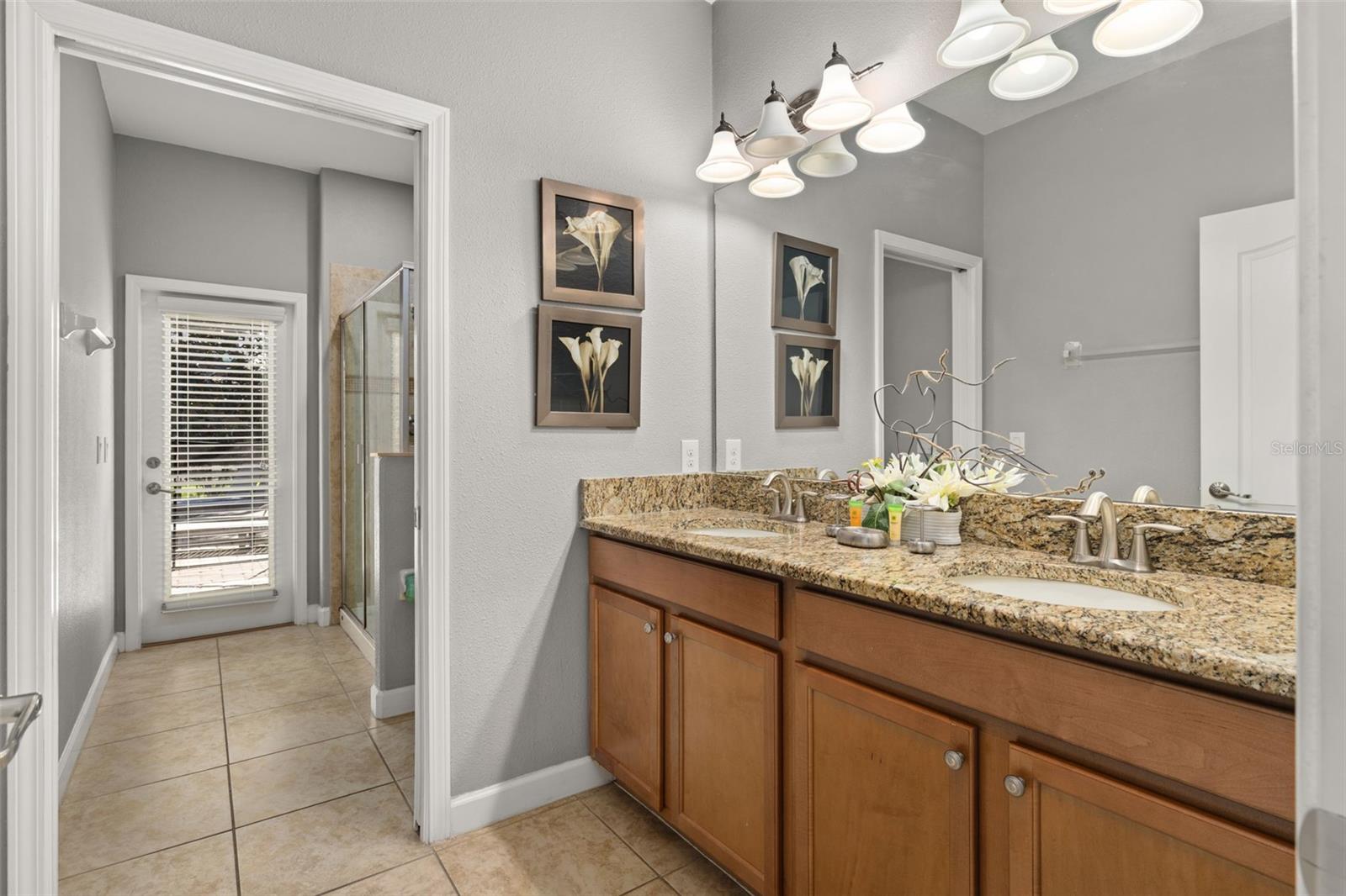 Image 18 of 87 For 1471 Moon Valley Drive