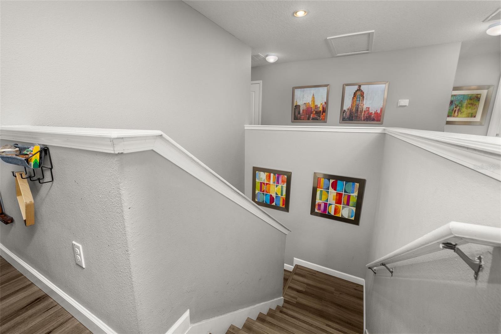 Image 21 of 87 For 1471 Moon Valley Drive