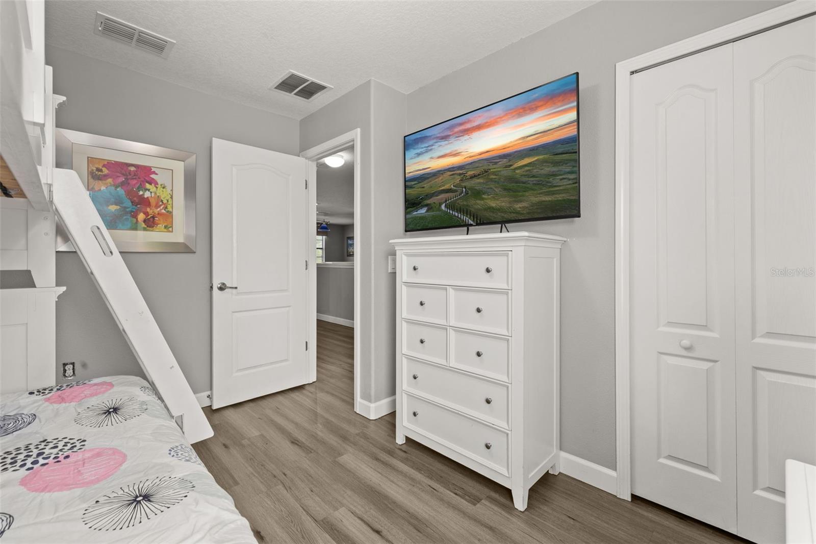 Image 33 of 87 For 1471 Moon Valley Drive