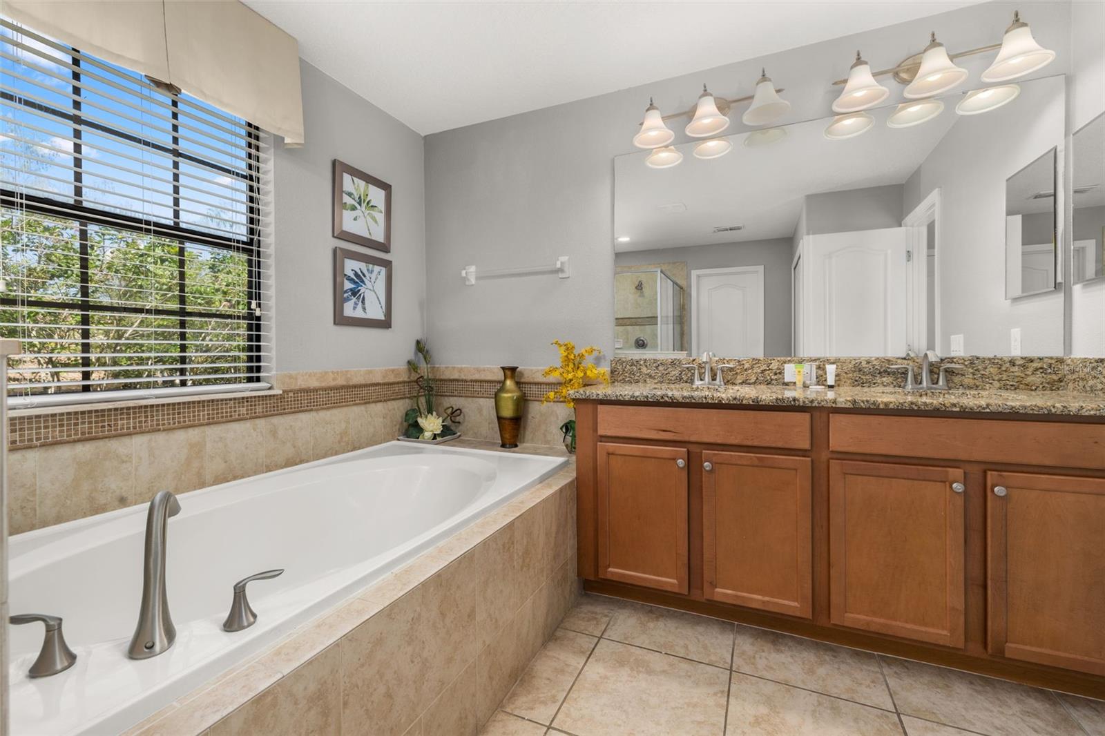 Image 42 of 87 For 1471 Moon Valley Drive