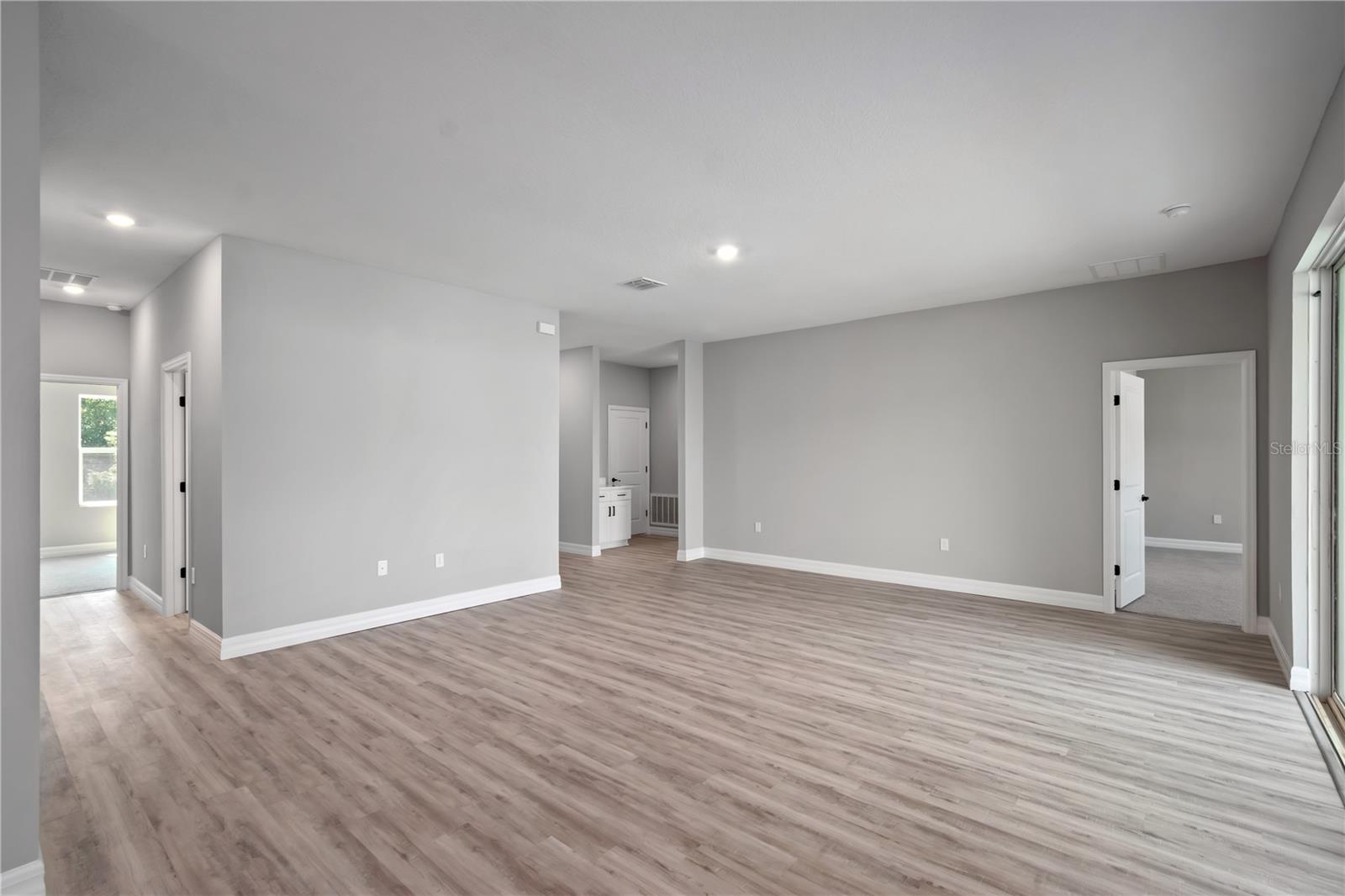 Image 8 of 49 For 2699 161st Loop