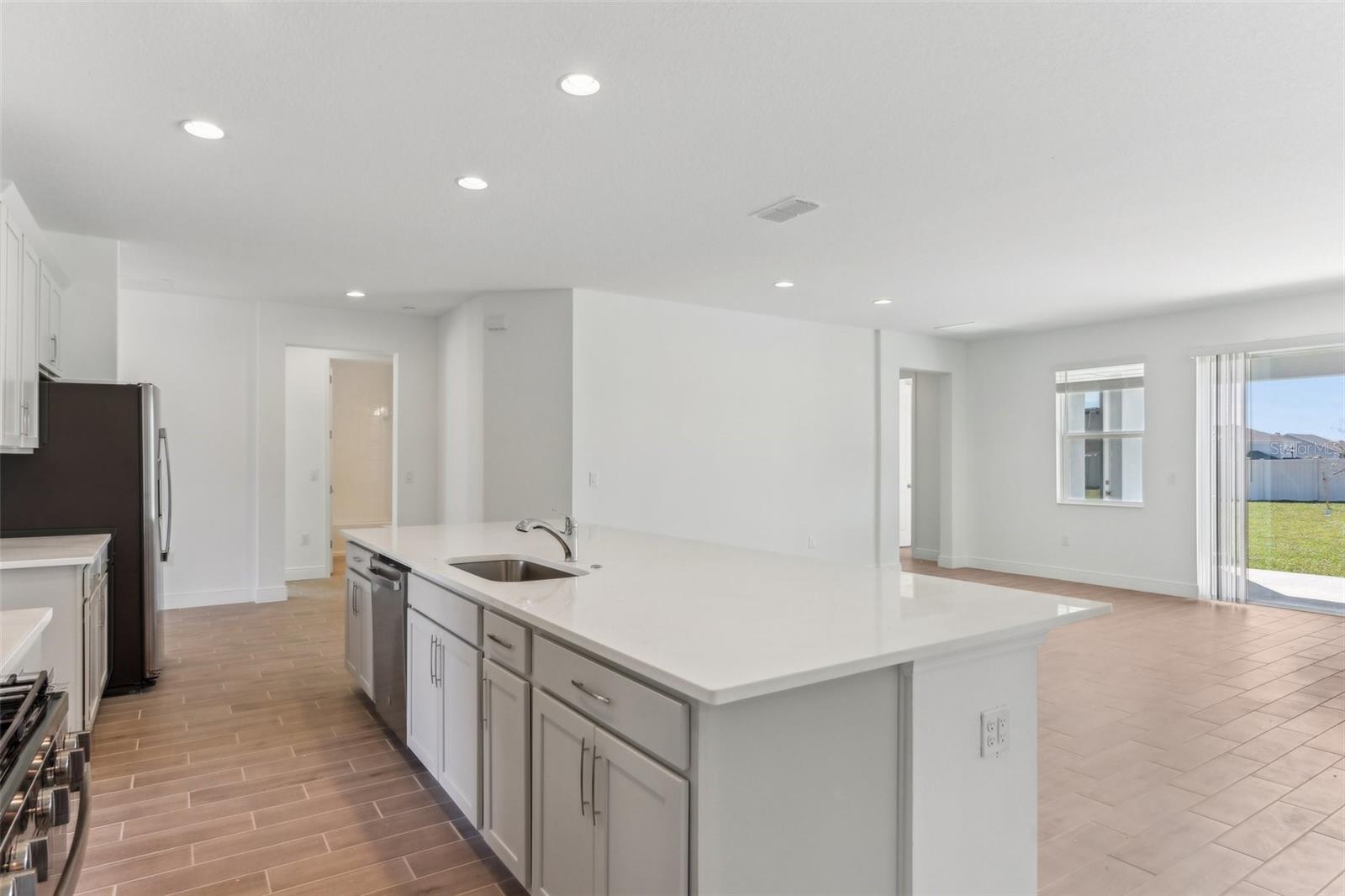 Image 8 of 22 For 5000 Northern Dove Avenue