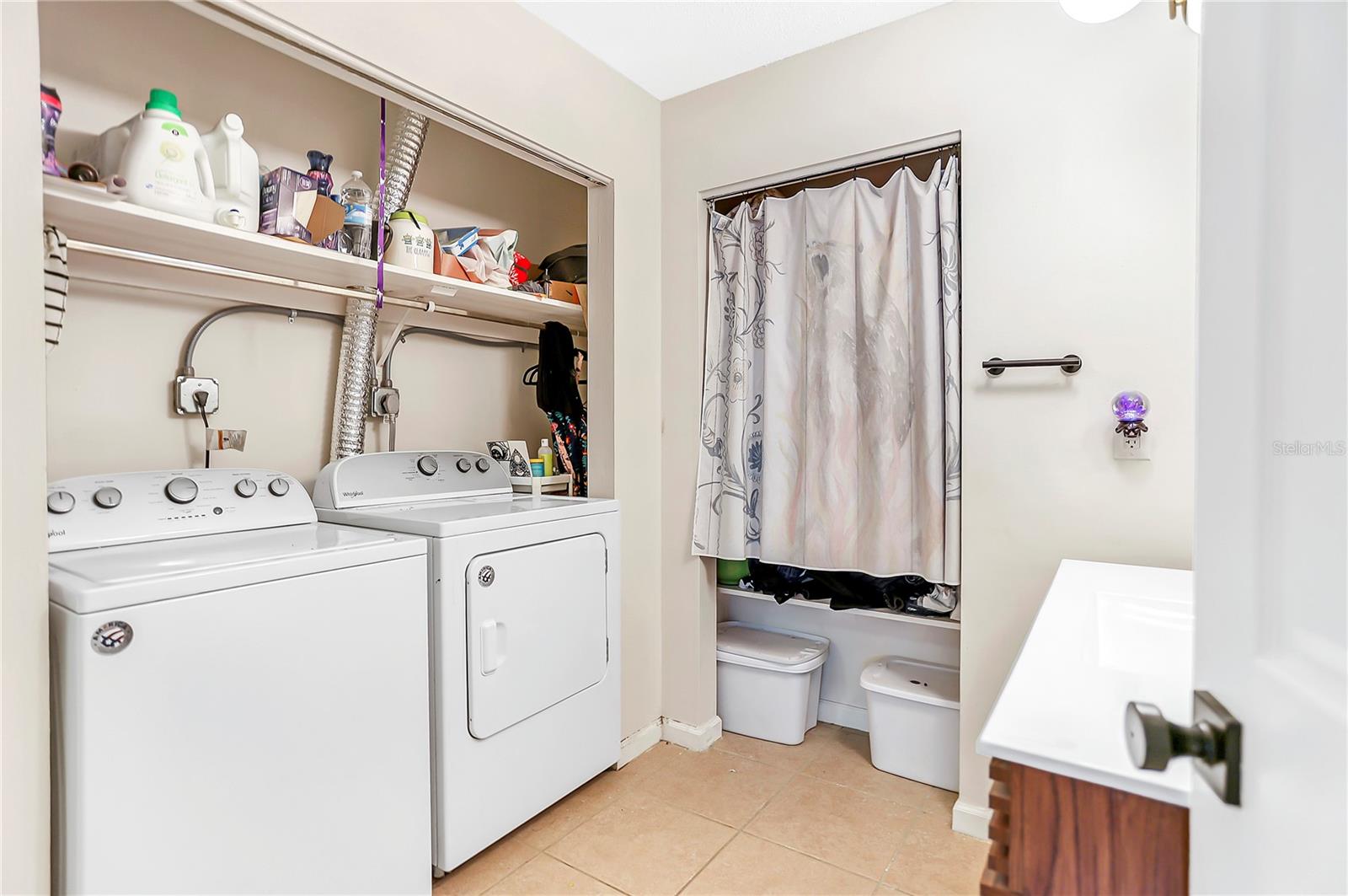 Image 10 of 22 For 3059 Martin St