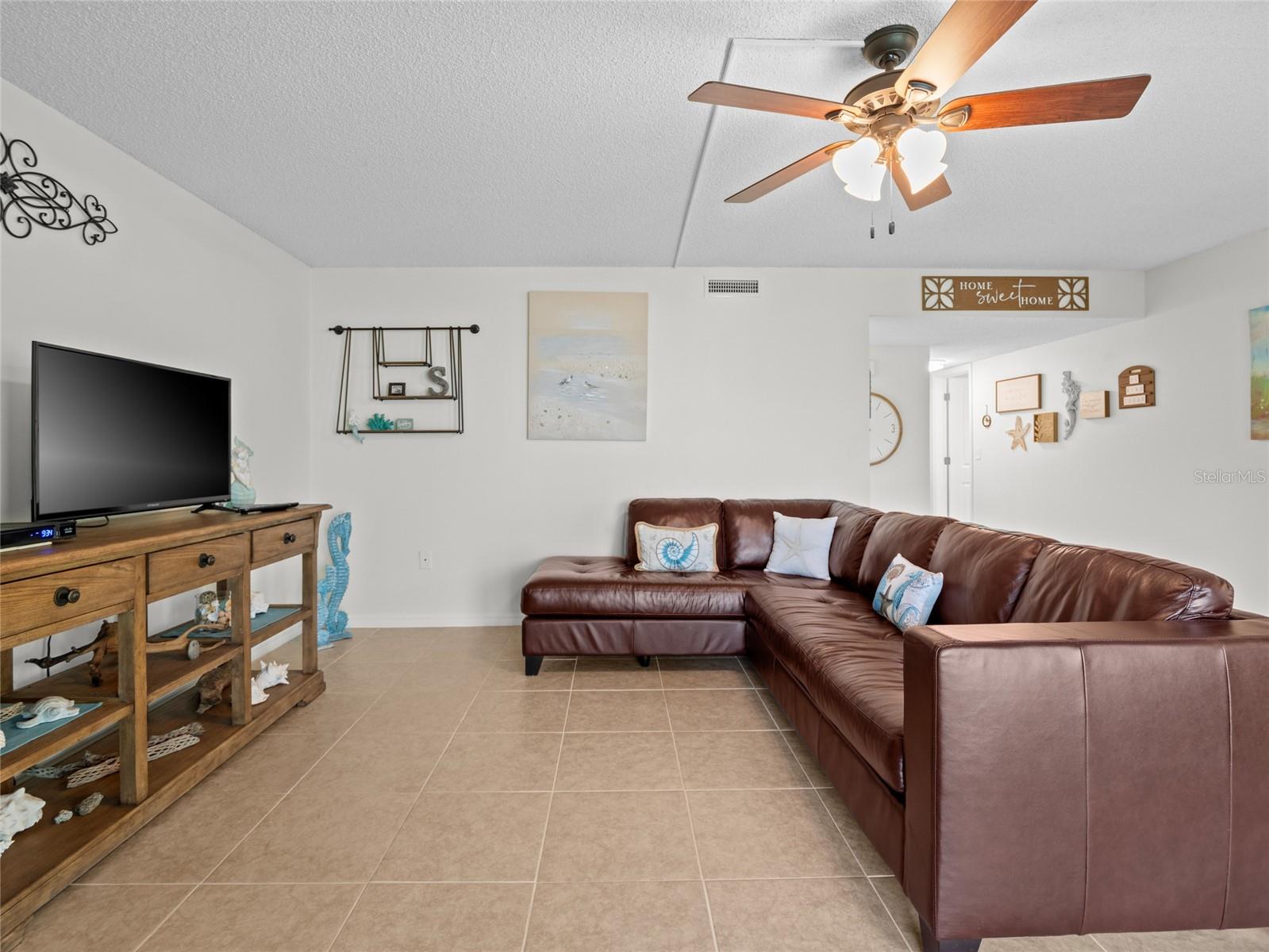 Image 3 of 37 For 5801 Atlantic Avenue 501