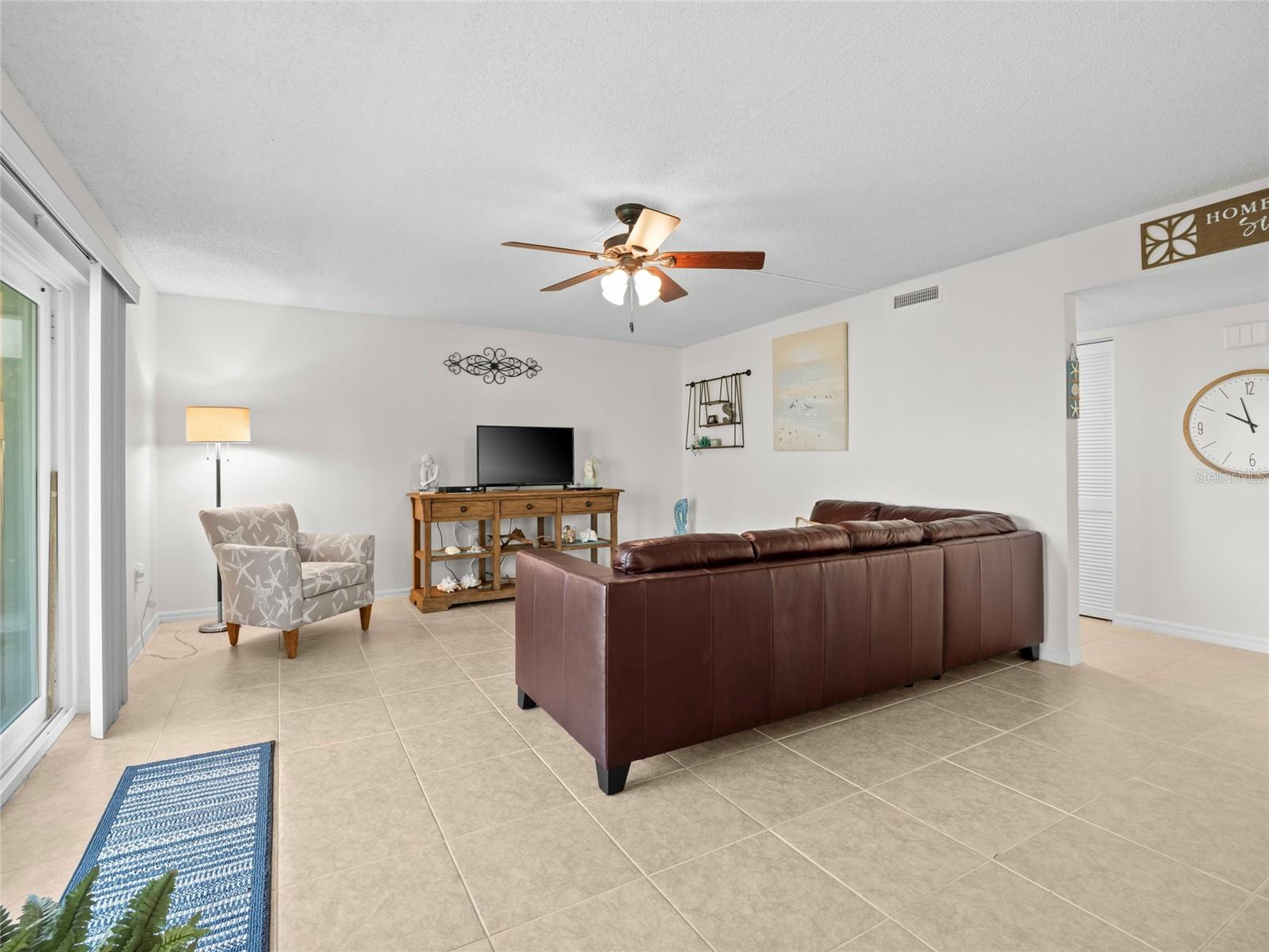 Image 7 of 37 For 5801 Atlantic Avenue 501