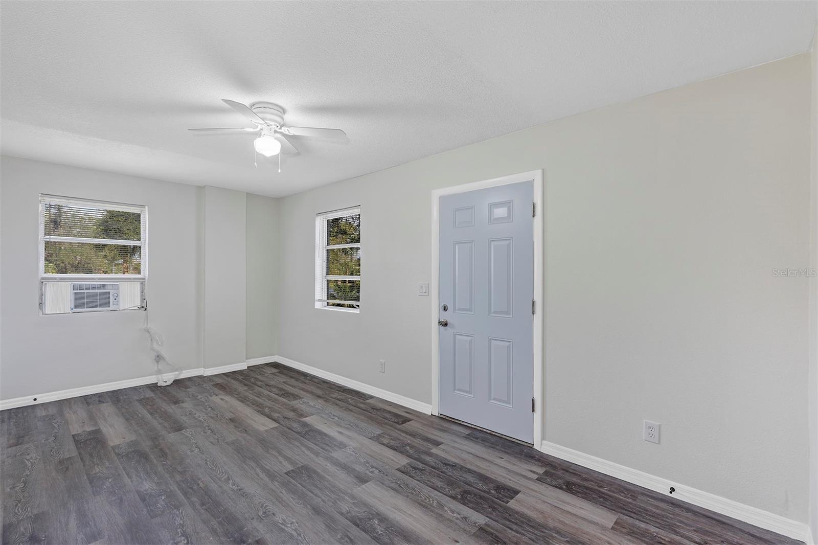 Image 4 of 13 For 751 Bellevue Avenue 4